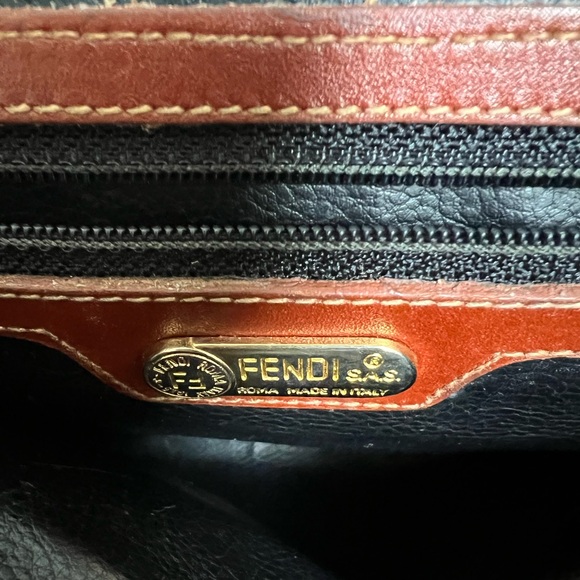 Vintage FENDI Crossbody Bag - Picture 15 of 16